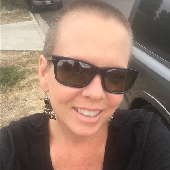 Meet your Posher, Lisa - Picture 1 of 1